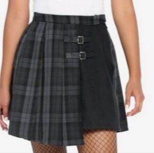 Hot Topic Black and Gray Plaid Mini Skirt